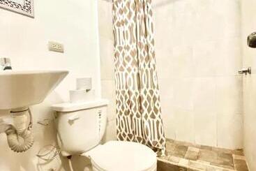 Herberge Iguana Beach House