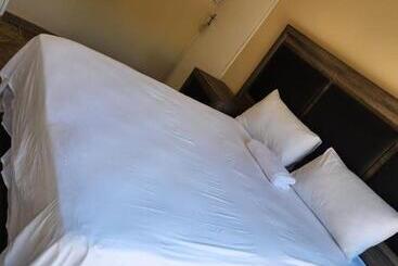 Hotel Wampex Guest House Rustenburg