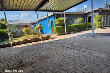 Hotel Wampex Guest House Rustenburg