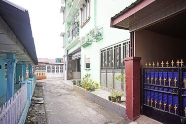 Hotel Oyo 93355 Maestro Home Syariah