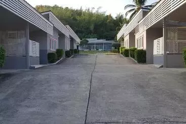 هتل ภูรักษ์รีสอร์ท บ้านกรูด