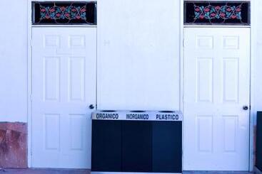 Апарт-отель Kalanchoe Poshtel Suites