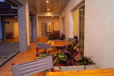 פנסיון Chez Yannick