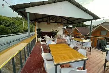 هتل Resort Lồ ô
