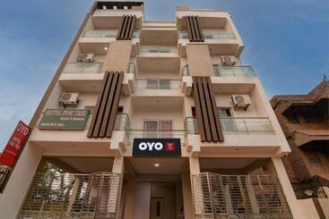 Spot On Hotel Pink Tree