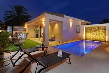 צימר Olmaya עולמיה סוויטות מהממות עם בריכות פרטיות מחוממות