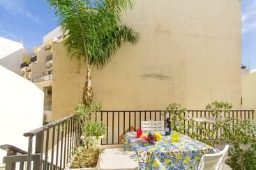 هتل Swieqi Santa Maria 107   Happy Rentals