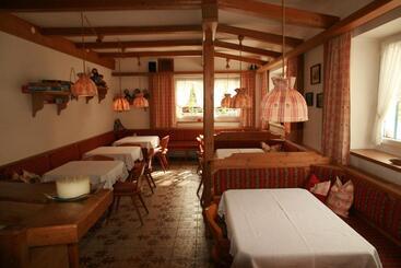 ホテル Das Edelweiss