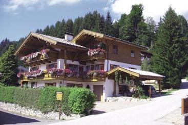 هتل Ferienwohnungen Johann Niedermoser