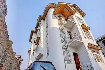 Hotel O Lit Homestay