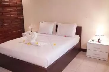 ホテル Puri Lestari Official