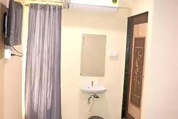 ホテル Khushi Bhimrad Althan