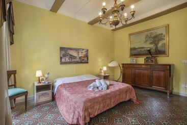 Pension (Hôtel basse catégorie) Rooms Corte Delle Uova Centro Storico Piazza San Michele