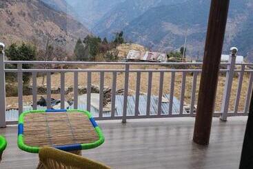 민박 Raithal Jungle Resort