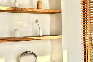 Hotel De Ocean Land เดอ โอเชี่ยนแลนด์ เกาะล้าน