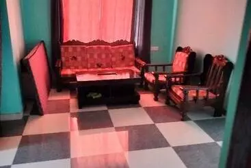 Pensió Pratimalay Inn