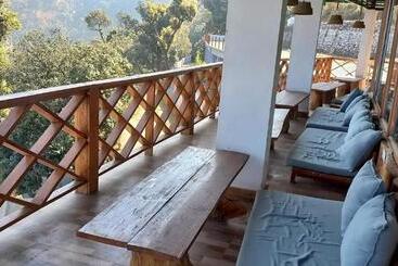 Shiva Valley Resort
