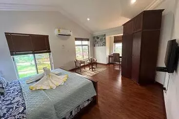 Bed and Breakfast Cozy Hill Gardens