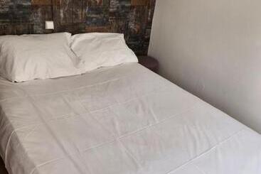 هتل Hôtel Des 2 Gares