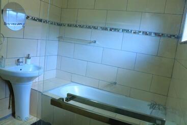 Pension La Maison Guesthouse