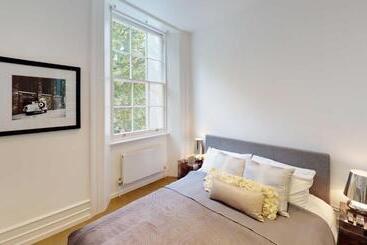هتل آپارتمان The Harrington   Knightsbridge   18 Rutland Gate
