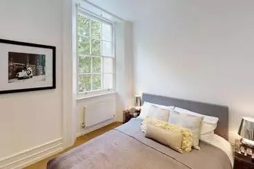 هتل آپارتمان The Harrington   Knightsbridge   18 Rutland Gate