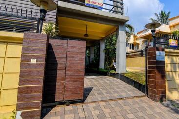 Hotell Oyo The Luxury Palace