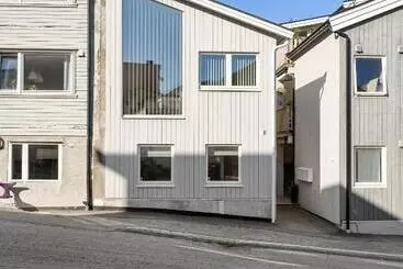 هتل آپارتمان Arctic Homes   Unique Town House
