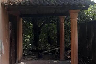 ベッドアンドブレックファースト Forest Villa Kandalama  Dambulla