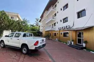 Brain B Hotel And Suites