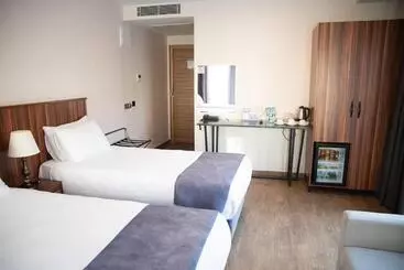 Hotel Deluxe Rooms & Suites By Wisteria