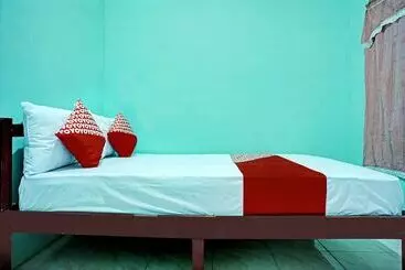 Hotelli Oyo 93298 Barito House