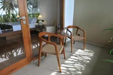 Hotel Tantalize Beach