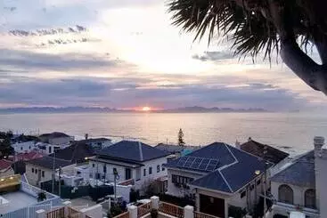 Majatalo The Dragon Tree Guesthouse