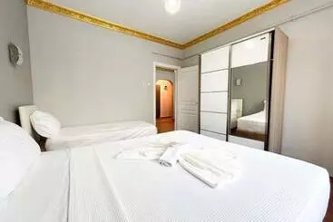 Aparthotel Anova Pera Suit