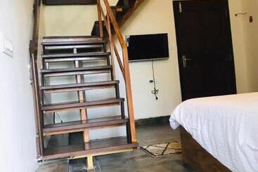 Отель Sana Estate Stay