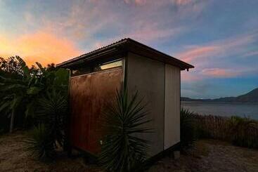 هتل کپسول Azul Rosa Party Lodging