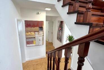 پانسیون Oeiras Beach Suites 7 With Private Bathroom And Terrace