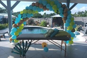 تختخواب و صبحانه Spirit