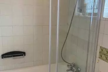 پانسیون Comrades Oasis Guest House