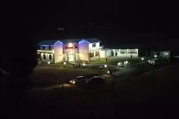 River Dine Hotel & Restaurant