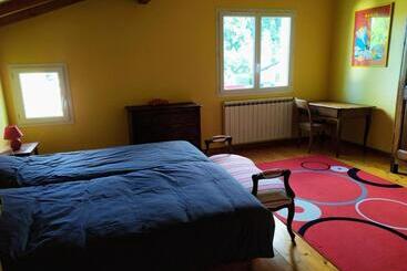 تختخواب و صبحانه Xoko Gorri