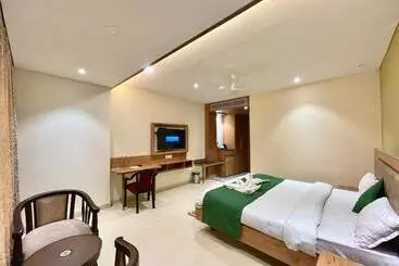 Hotel Rockbay ! Puri, Swimming Pool Lift And Parking Facility Near Sea Beach & Temple Breakfast Included