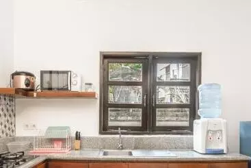 Pension Large Room With Pool Walking Distance To Beach