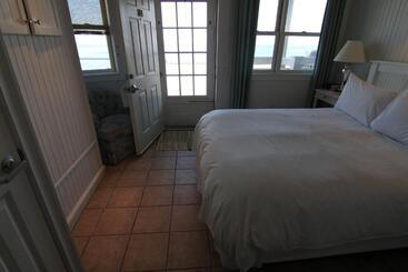 هتل Anchor Inn Beach House