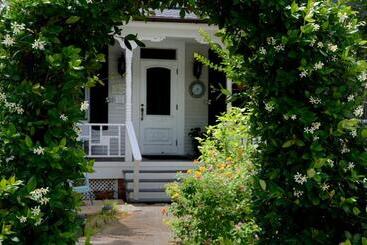 호텔 Grand Magnolia Ballroom & Suites