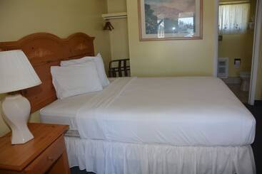 Hotelli Pacific Sunset Inn