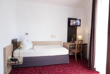 Отель Promenade