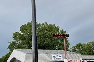 Hotel Ratons Peak Inn