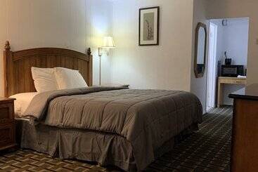 Отель Ratons Peak Inn